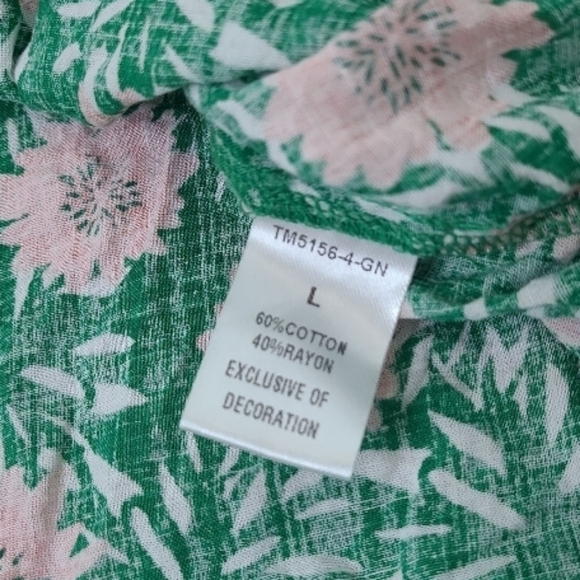 THML Smocked Flutter Sleeve Top Green Pink Floral Size Large - Picture 6 of 10